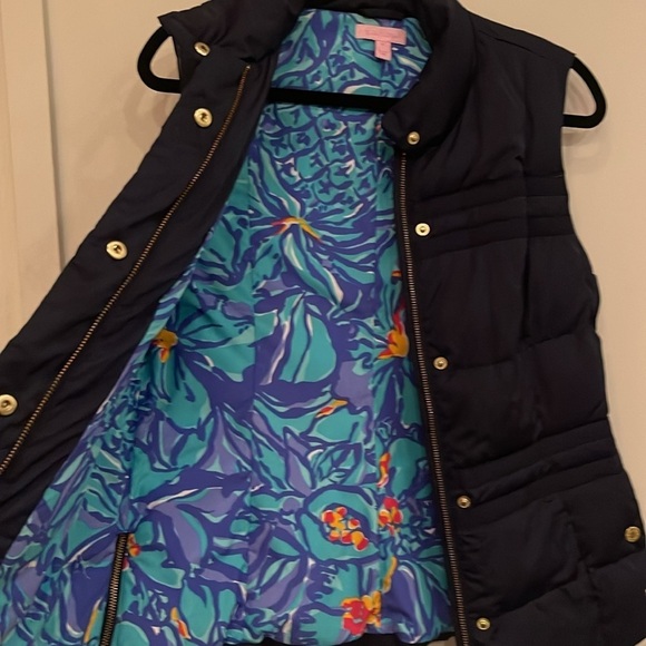 Lilly Pulitzer Navy Isabella Puffer Vest - Picture 4 of 5
